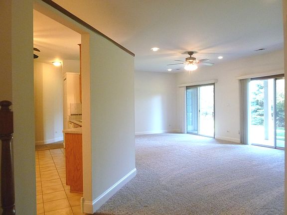 2nd image of 1731 Chesapeake Ln APT 1