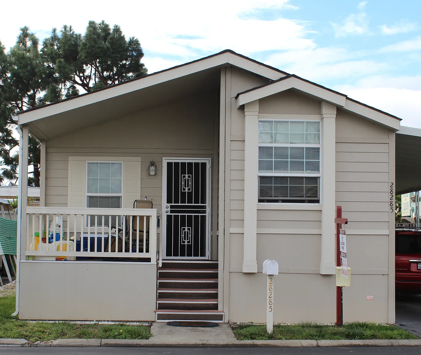 28285 Bradshire Rd photo 1