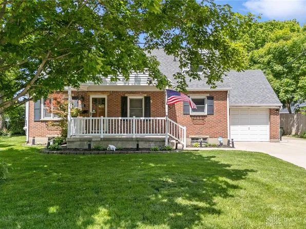 717 Talbott Dr, Kettering, OH 45429