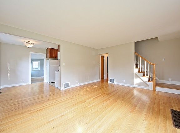 3rd image of 132 Indian Dr