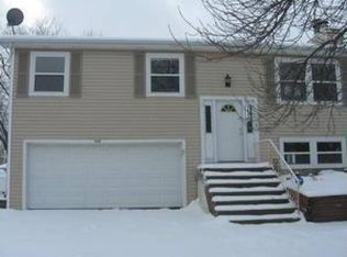 860 Voyager Dr, Bartlett, IL 60103