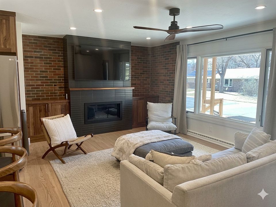 1st image of 2592 S Dennison Ct