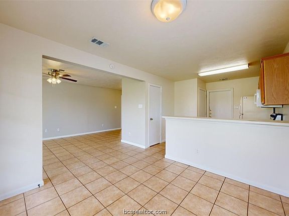 5th image of 915 Bougainvillea St