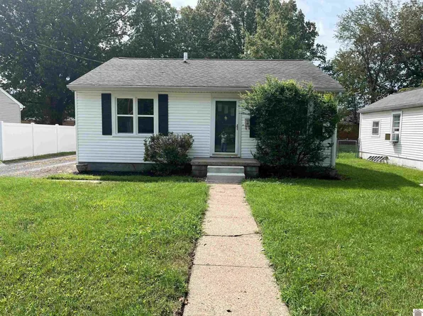 2932 Adams St, Paducah, KY 42001