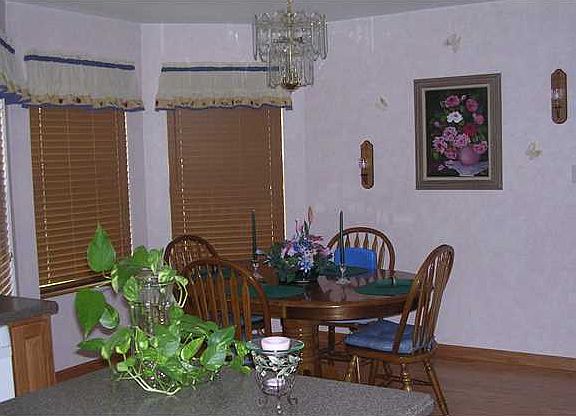 4th image of 348 Jackson Cir