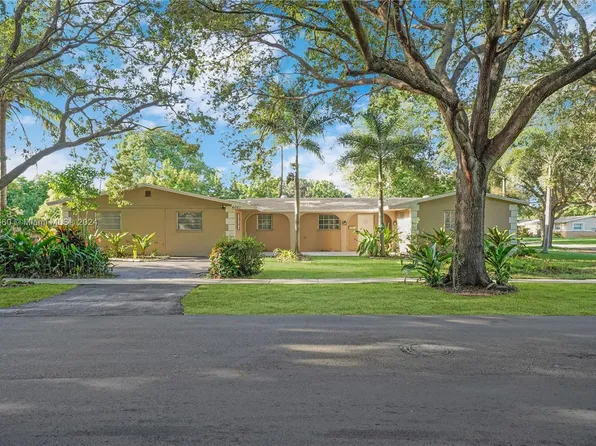 4661 NW 4th St, Plantation, FL 33317