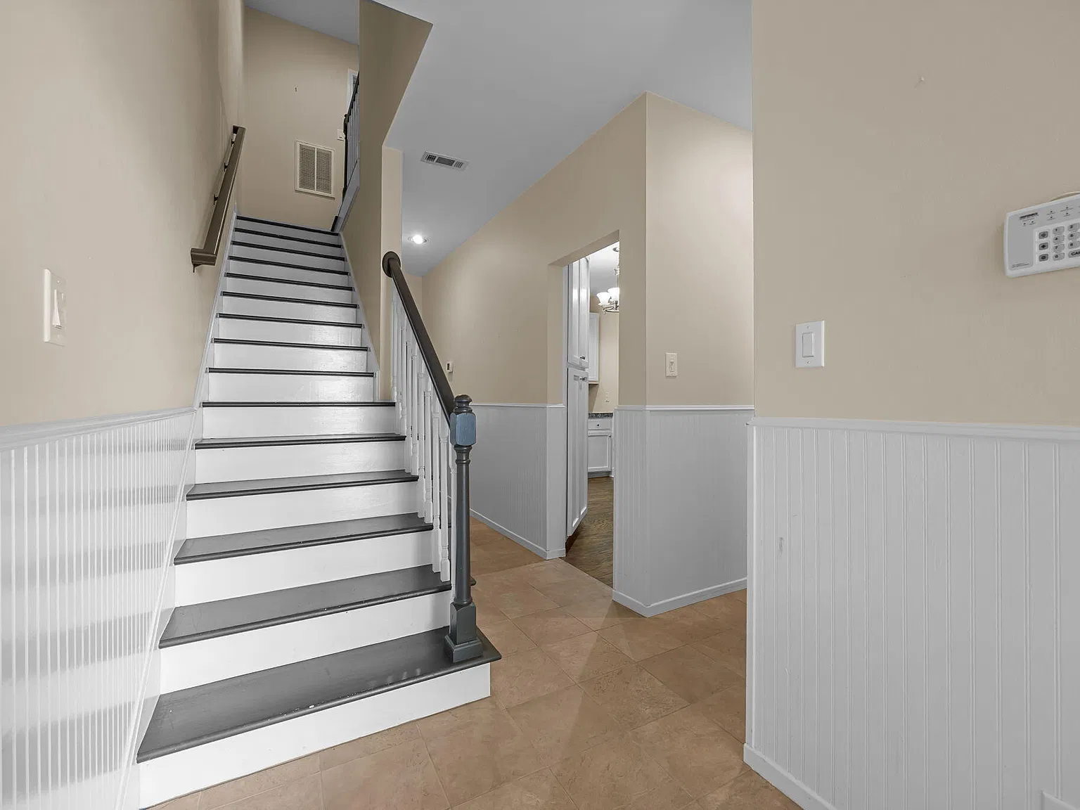 3 bed, 3.0 bath, $2,175 — Photo 4