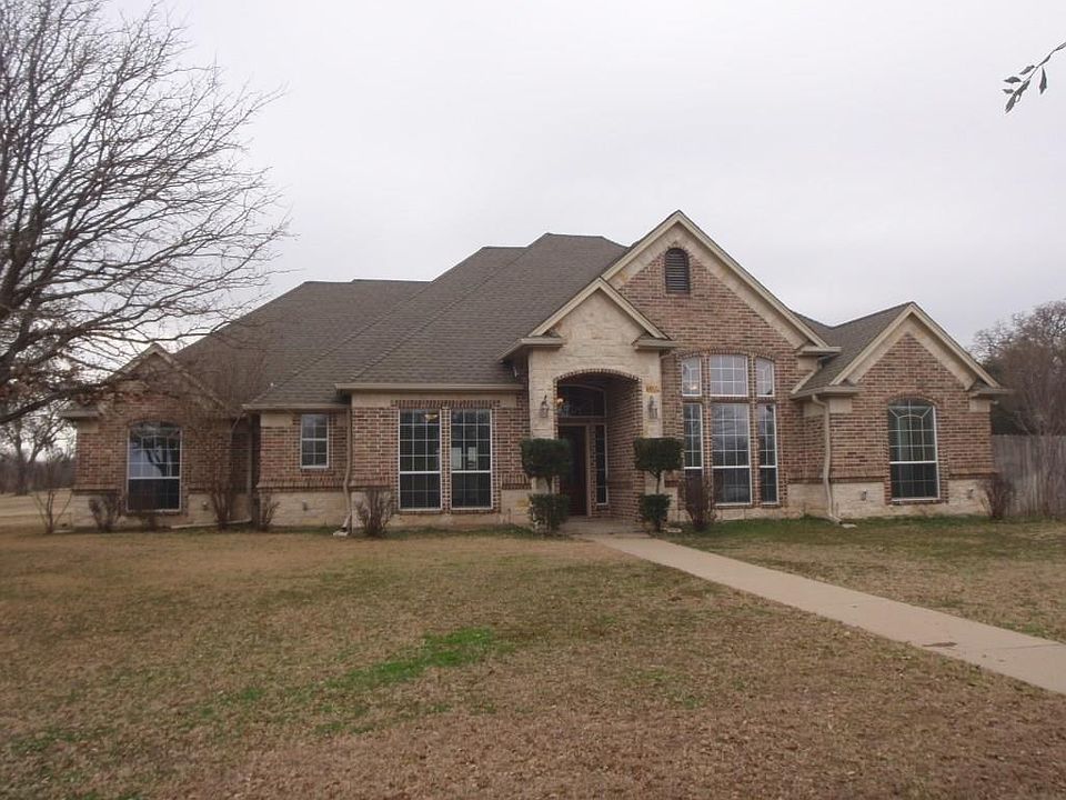 1st image of 951 Yvonne Dr