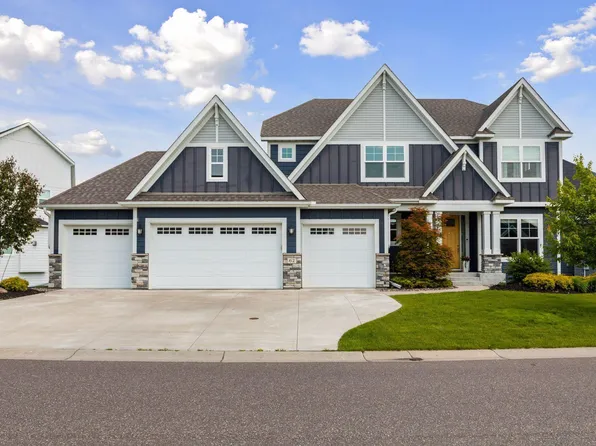 62 Rapp Farm Blvd, North Oaks, MN 55127
