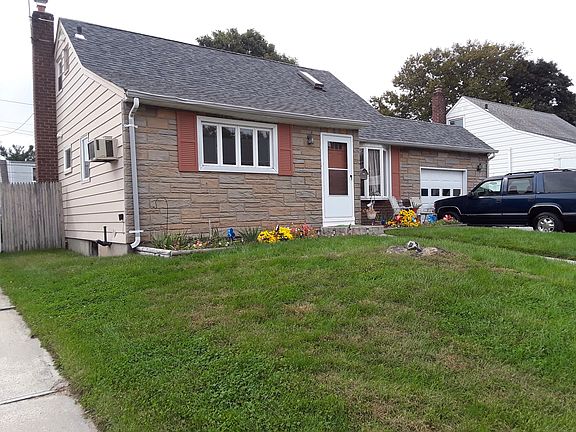 3rd image of 276 Andrew Ave