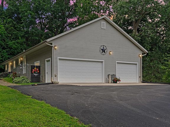 5th image of W1497 Riverview COURT