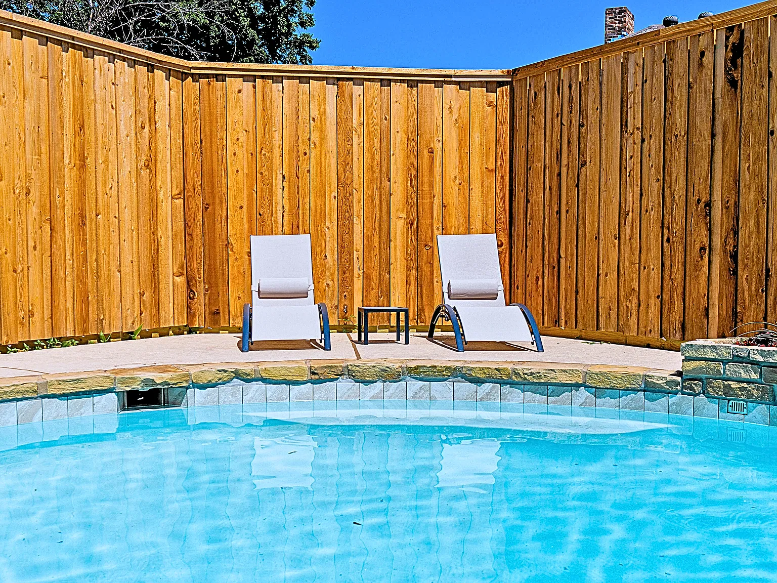 4 bed, 2135 sqft, $6,350 — Photo 4