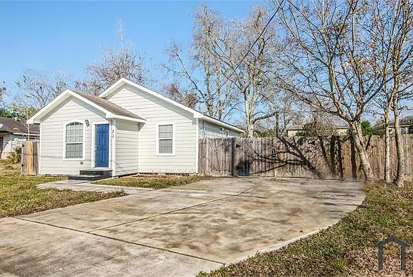 3 bed, 1350 sqft, $1,700 — Photo 2