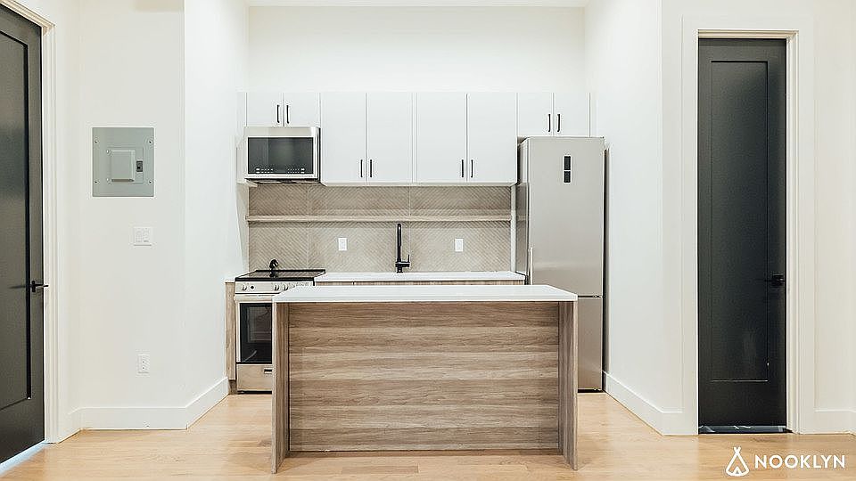 1st image of 471 Tompkins Ave #2A