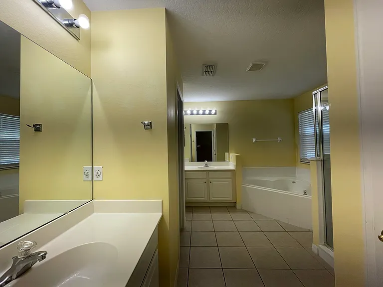 9805 Portofino Dr — Photo 16