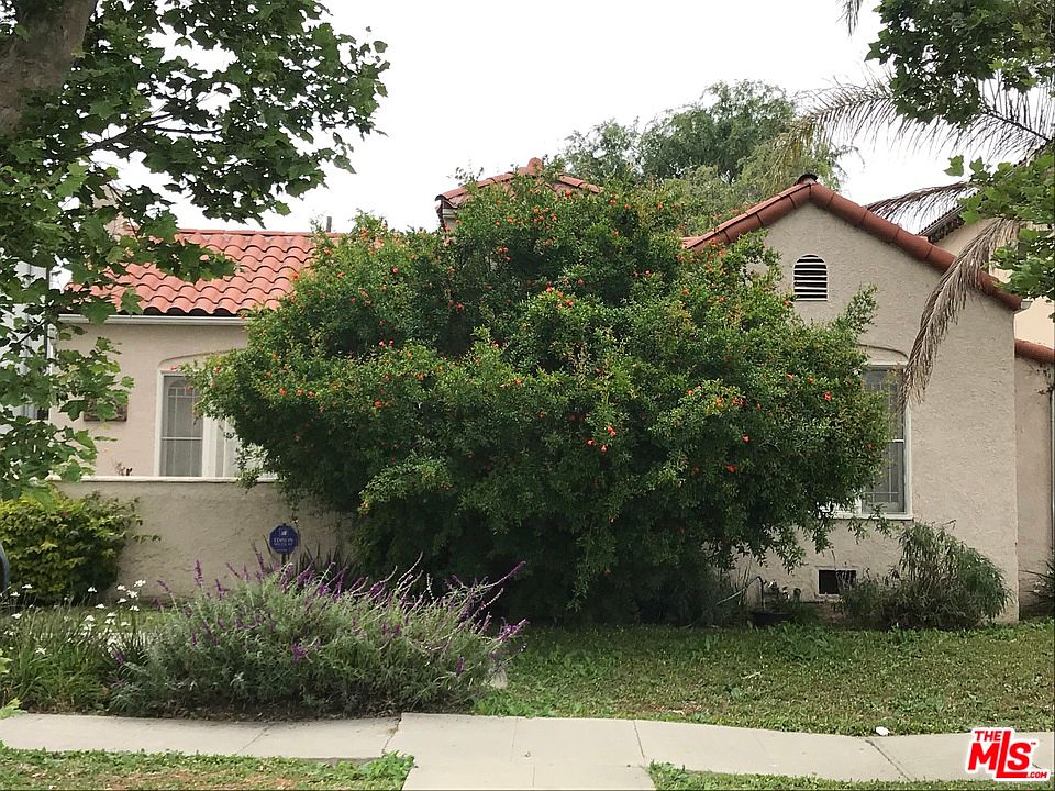 1st image of 458 N Fuller Ave