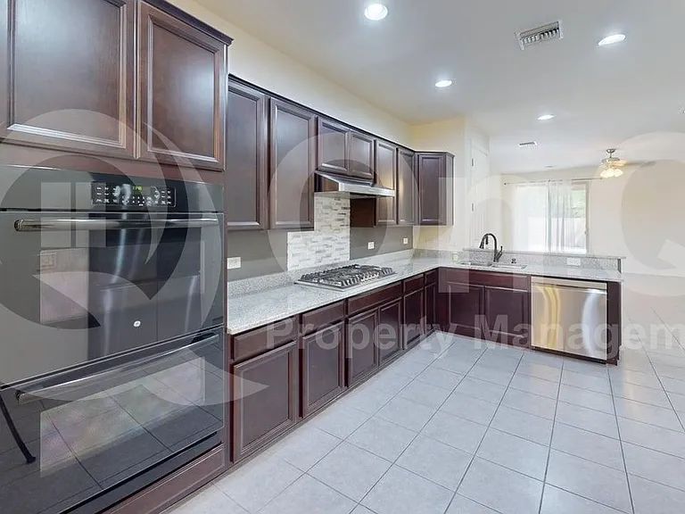 6729 E Neptune Cove Rd — Photo 4