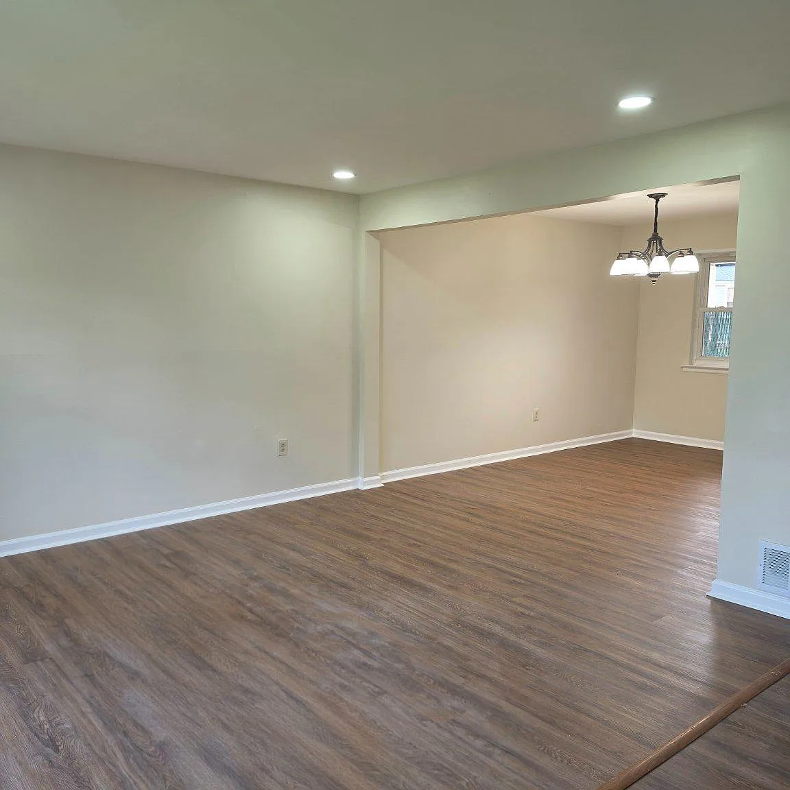3 bed, 1.5 bath, 1796 sqft, $2,500 — Photo 3