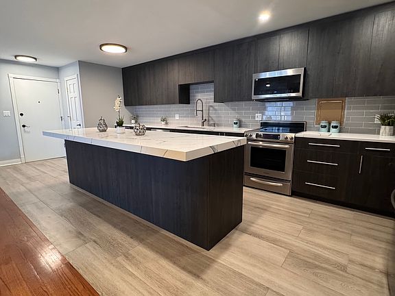 5th image of 4602 Euclid Ave APT 2B