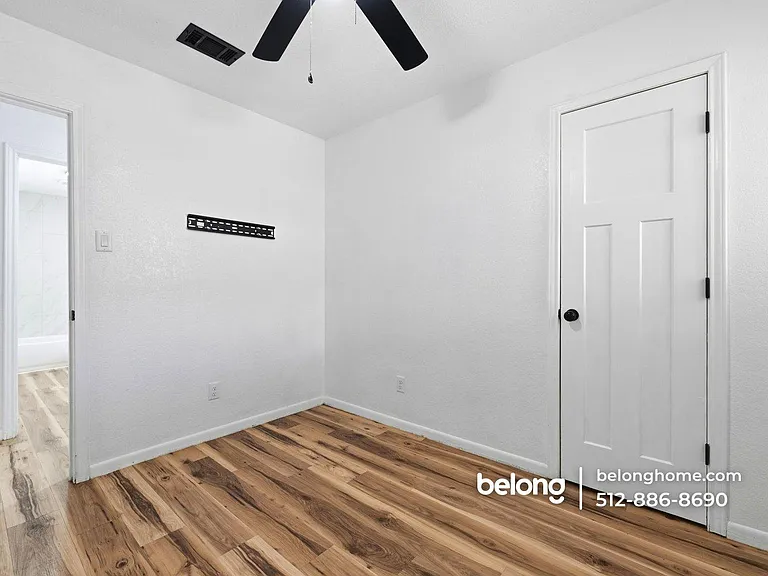 3103 Honeysuckle Cir #B — Photo 15
