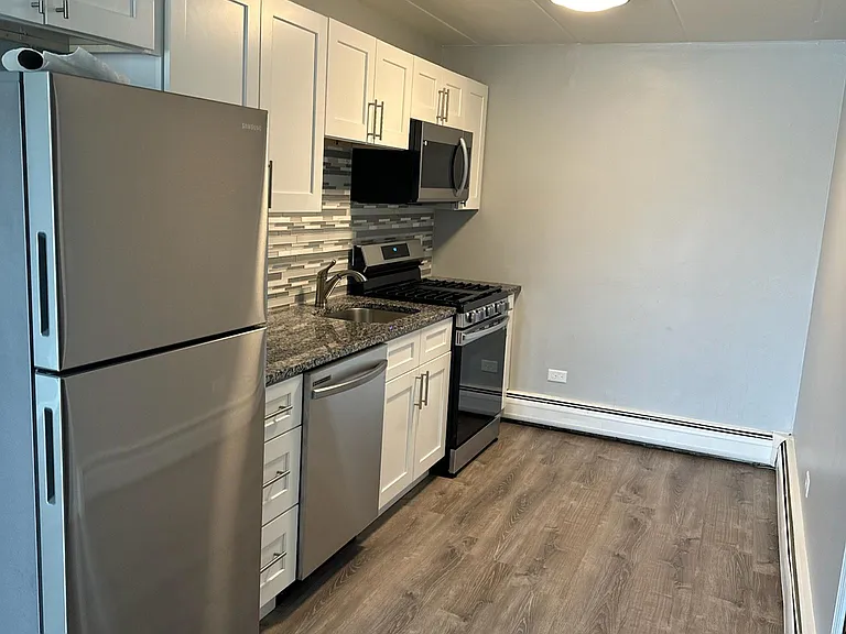 15 N Martha St #2N — Photo 2