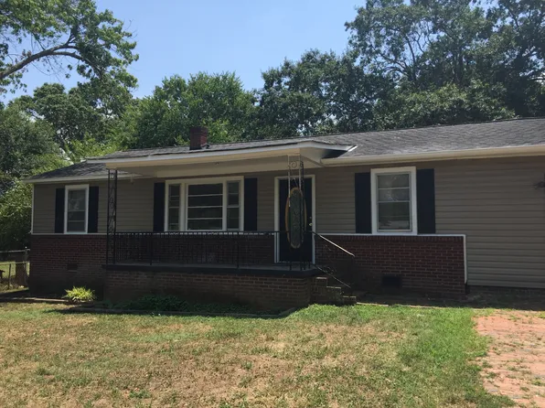 34 Crestmore Dr, Greenville, SC 29611