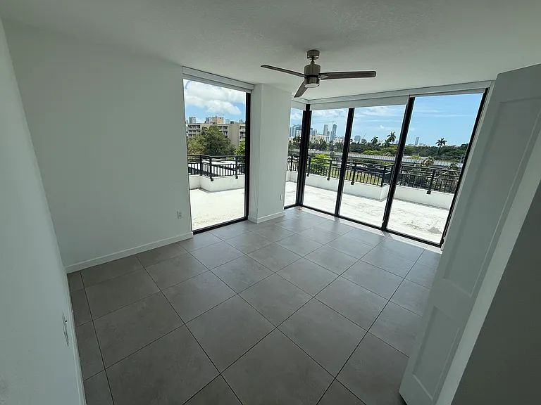 1010 NW 11th St #505 — Photo 12