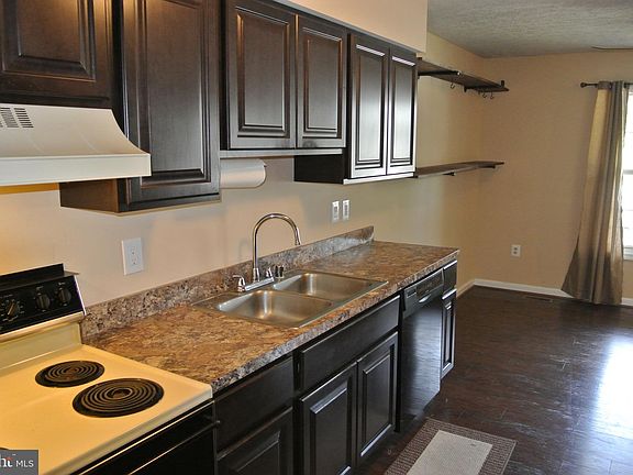 3rd image of 109 Spanish Moss Dr