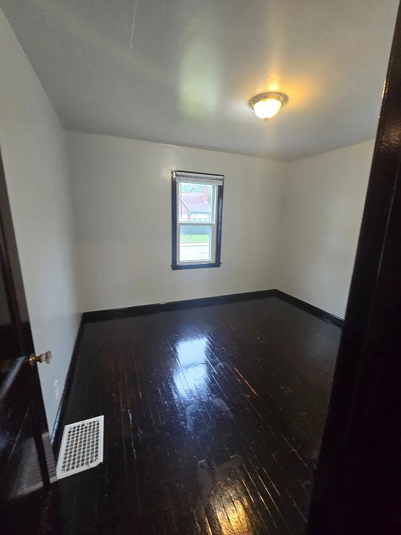 Westside Two Bedroom Home Located Near 16th and Concord — Photo 2