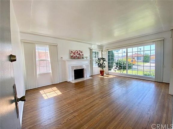 4th image of 1126 W 160th St