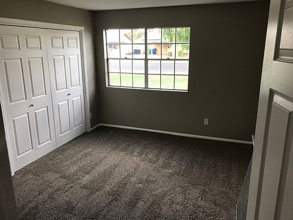 4th image of 1143 E 8th Pl
