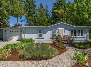 9826 Whitecap Dr NW, Olympia, WA 98502