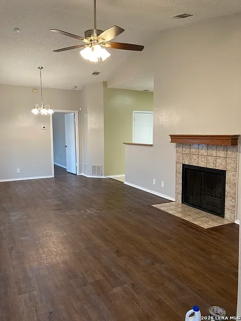 2 bed, 2.0 bath, 1834 sqft, $1,275 — Photo 3