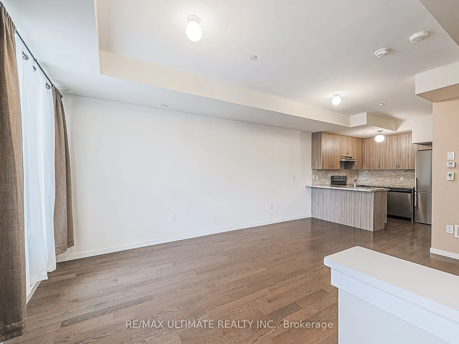 2 bed, $2,600 — Photo 4
