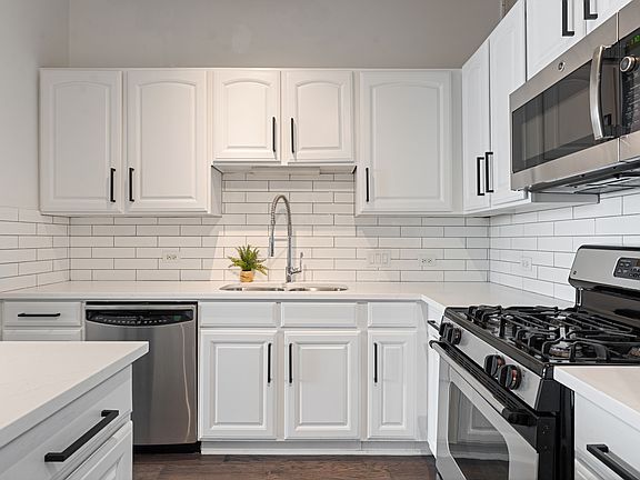 4th image of 720 N Larrabee St APT 1709