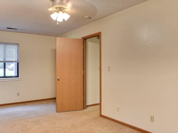 1415 McCain Ln #1415, Manhattan, KS 66502