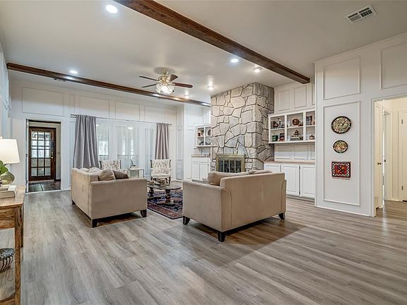 5th image of 2108 Brookview Ln