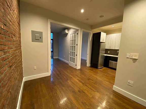 2nd image of 121 Woodbine St #2R