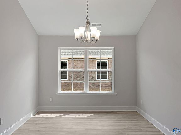 5th image of 200 Rim Rock Cir