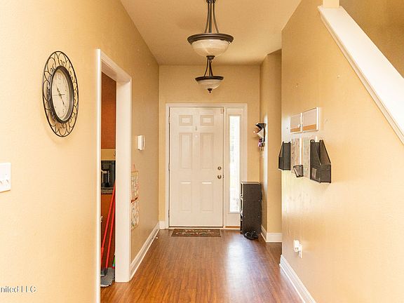 4th image of 13212 Meadowland Ct