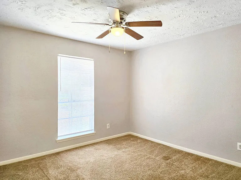 22619 Deville Dr — Photo 18
