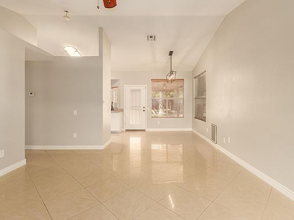 4th image of 3212 E Oraibi Dr