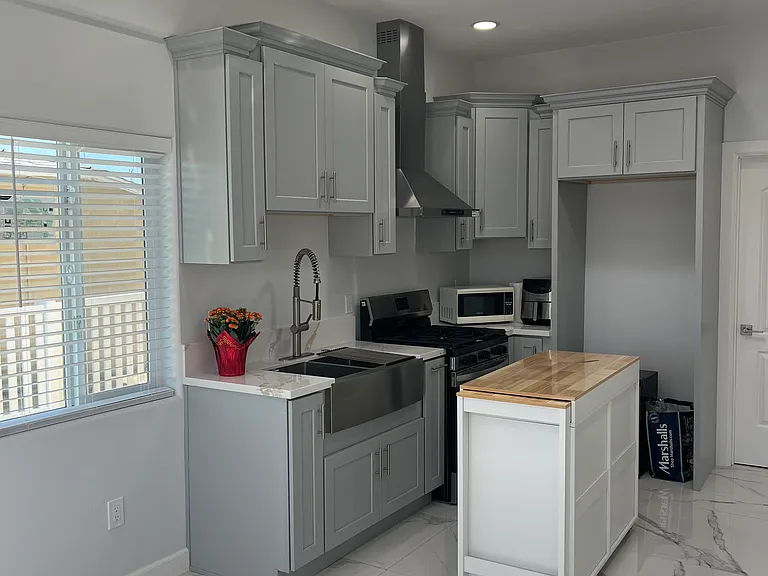 15291 Cedarwood Ave — Photo 1