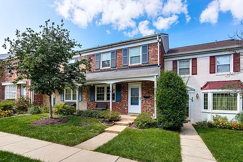 546 Azalea Dr Photo 1