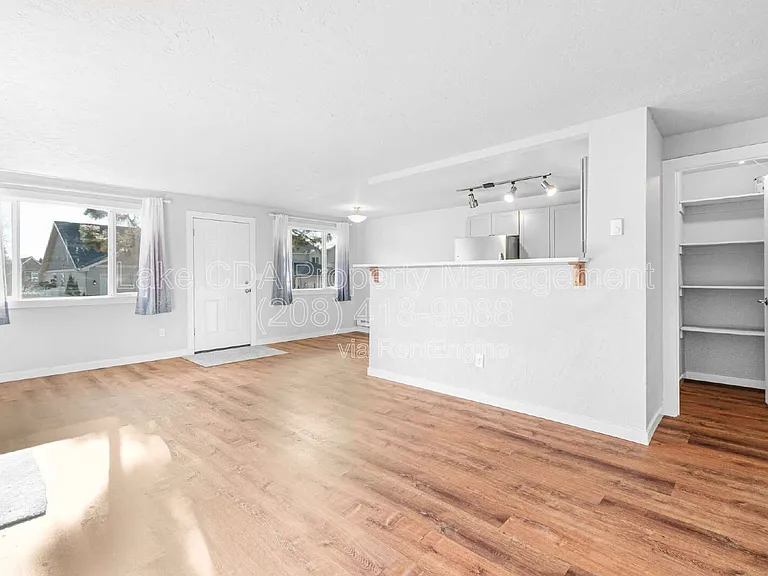 1419 E Stiner Ave #1419 — Photo 7