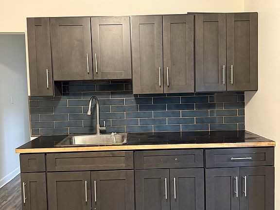 2nd image of 120 N 18th St #3
