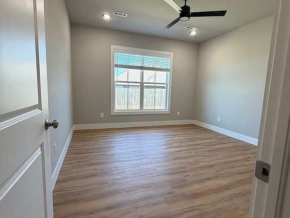 4th image of 1006 Seaborn Way