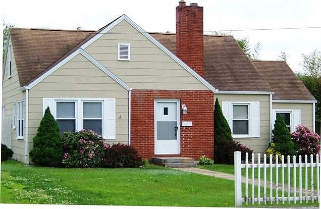 1st image of 224 Murphy St