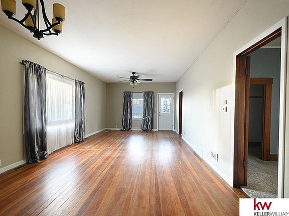 3rd image of 546 E 12th St