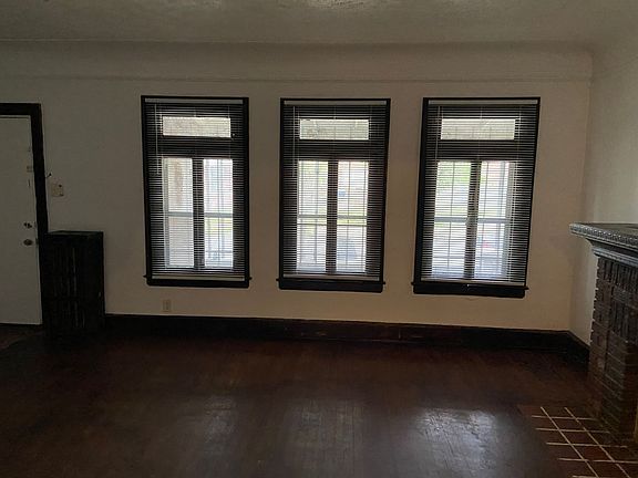 2nd image of 12088 Stoepel Ave #3B-1BA-950SQFT